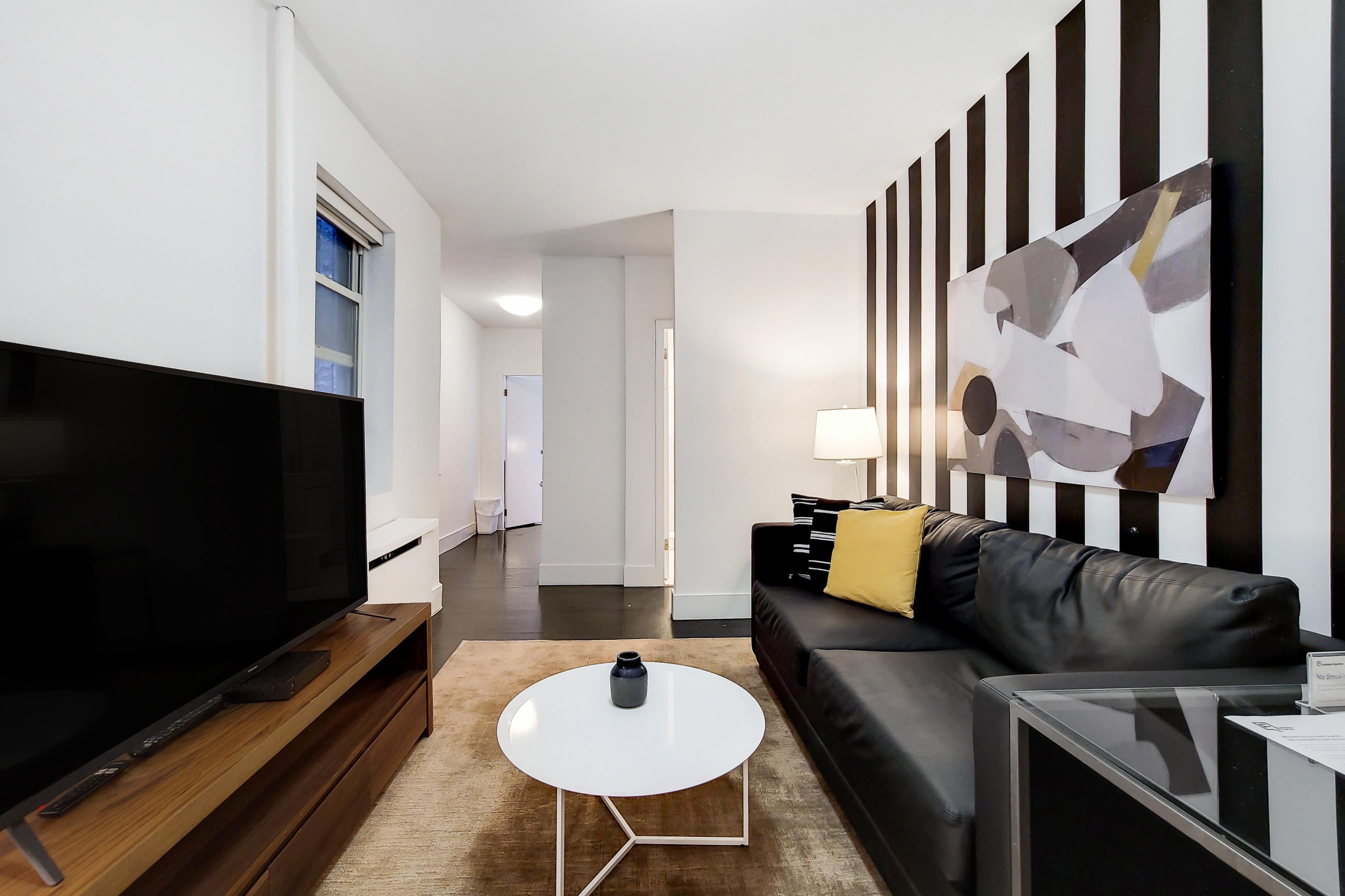 FURNISHED ONE-BED QUARTERS IN HUDSON YARDS