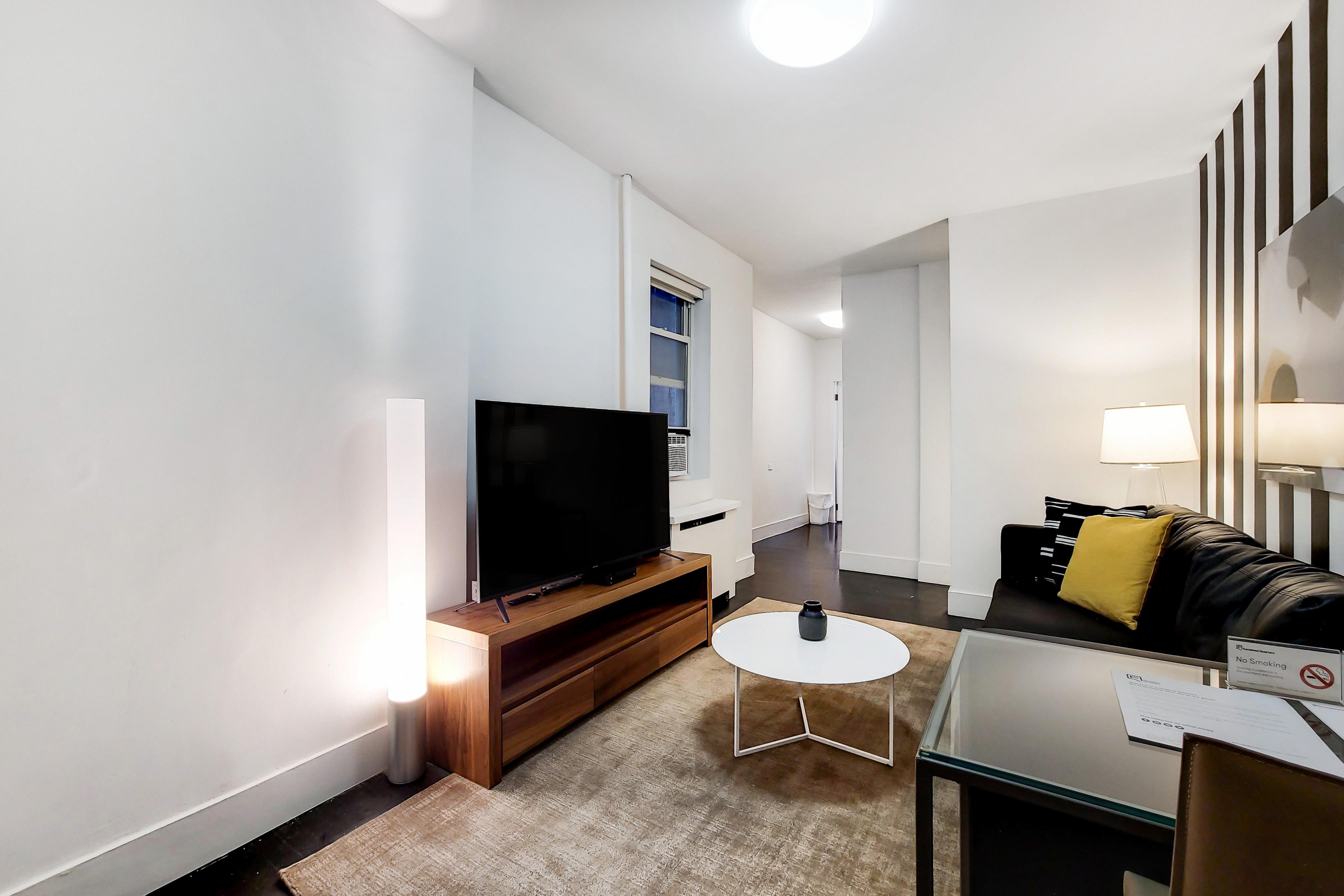 FURNISHED ONE-BED QUARTERS IN HUDSON YARDS