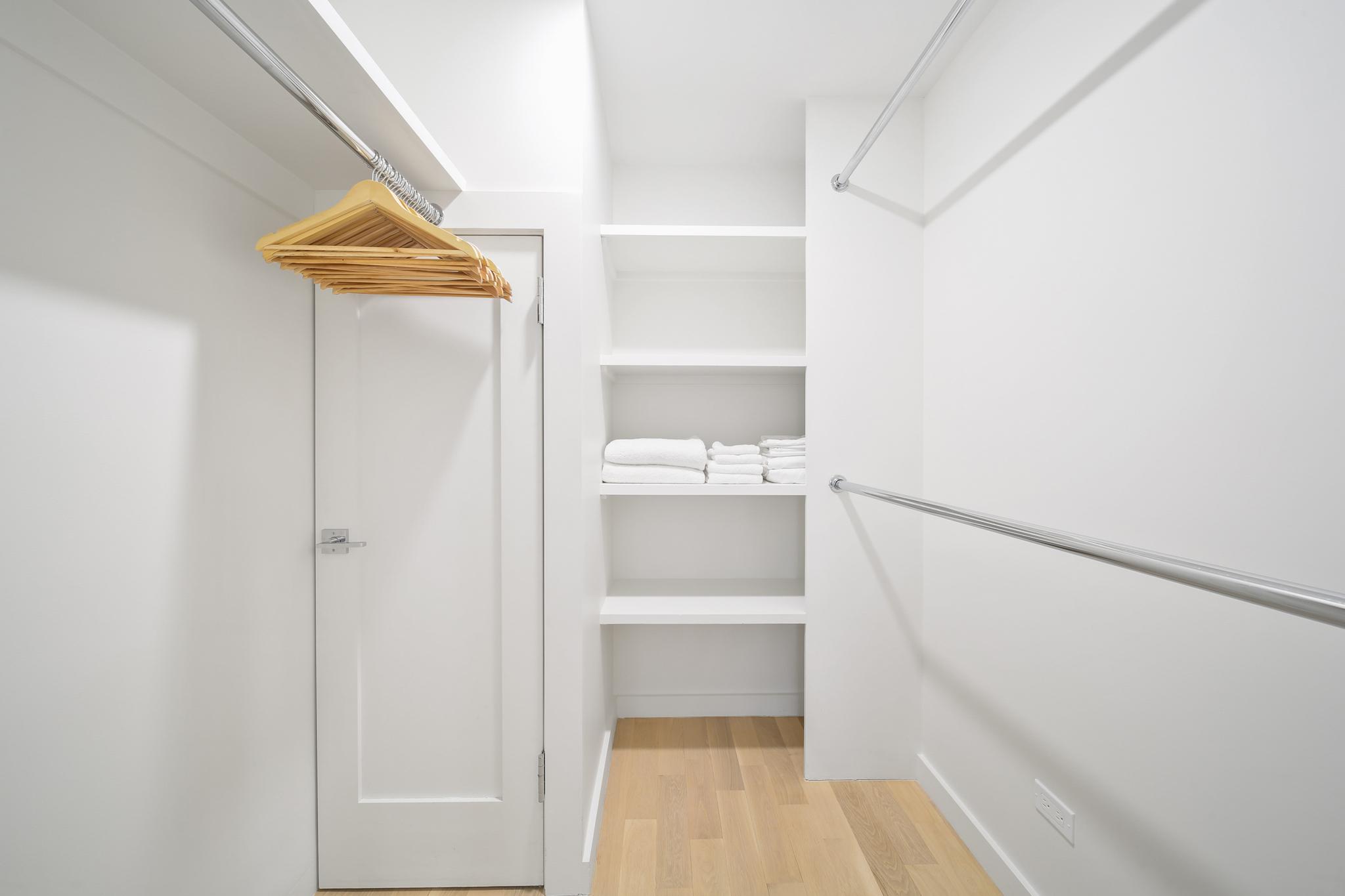 BEAUTIFUL ONE-BEDROOM IN UES