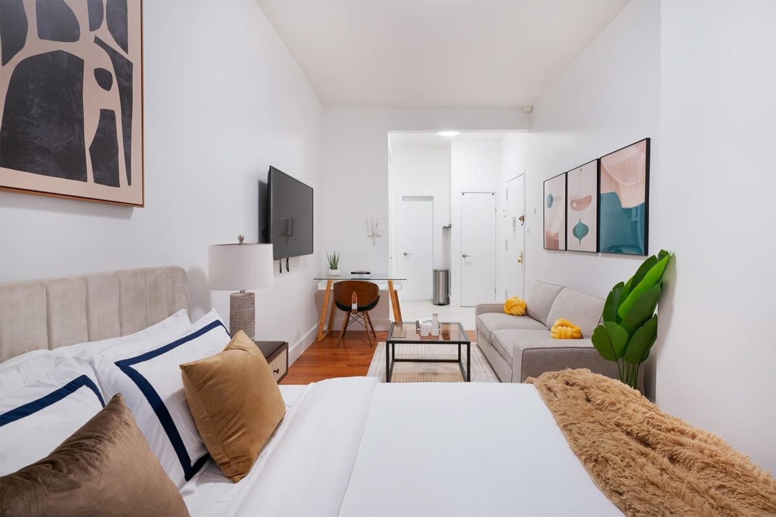 BEAUTIFUL STUDIO APARTMENT IN PRIME UPPER EAST SIDE